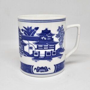 Chinese Porcelain Coffee Tea Mug Blue Willow Landscape Blue White